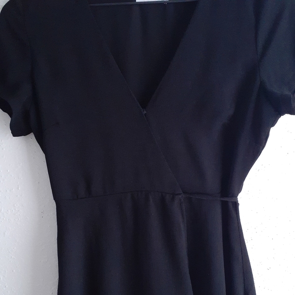 Classy Black Wrap Dress - Picture 4 of 8